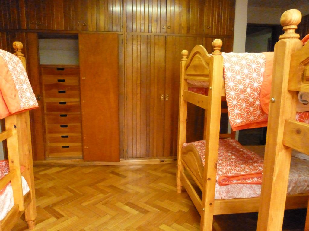 Hostel De Los Artistas Мендоса Экстерьер фото