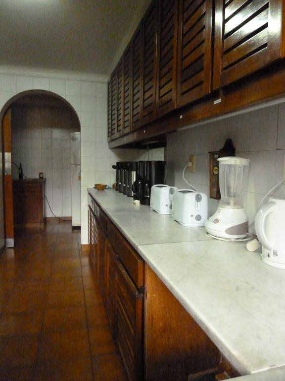 Hostel De Los Artistas Мендоса Экстерьер фото