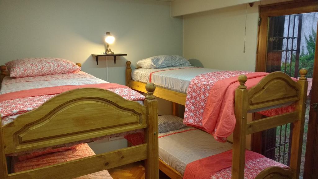 Hostel De Los Artistas Мендоса Экстерьер фото